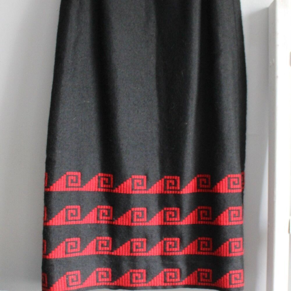 Arte Folklorico Peruano S.A. Black Red Patterned Alpaca Wool Maxi Size Small - Picture 3 of 7